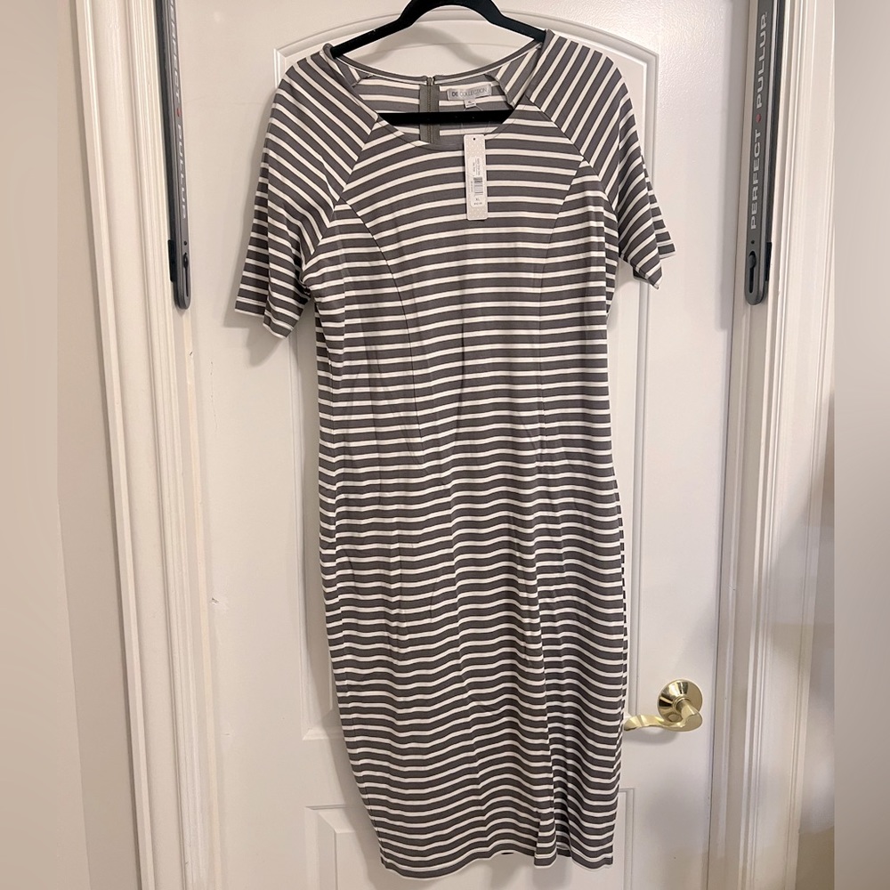 DE Collection Grey Striped Dress. Size XL.